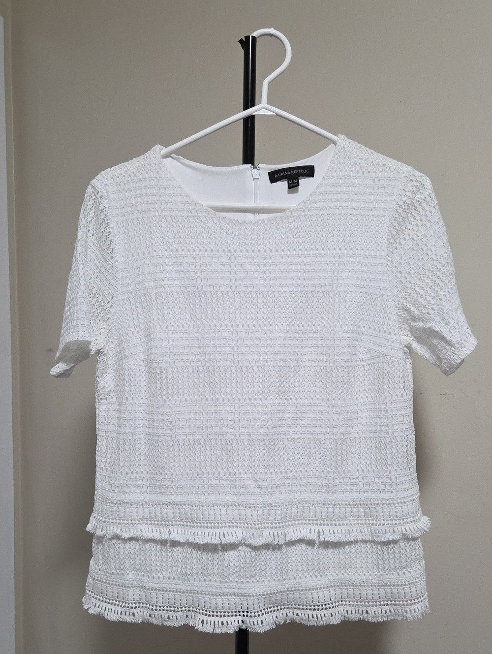 Banana Republic White Textured Short Sleeve Top